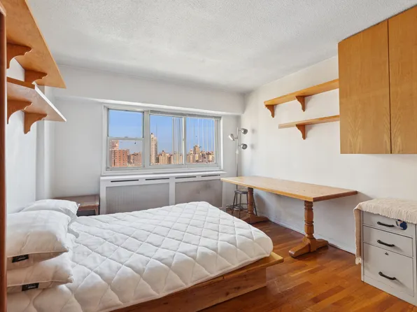 609 Columbus Avenue image 7 of 9