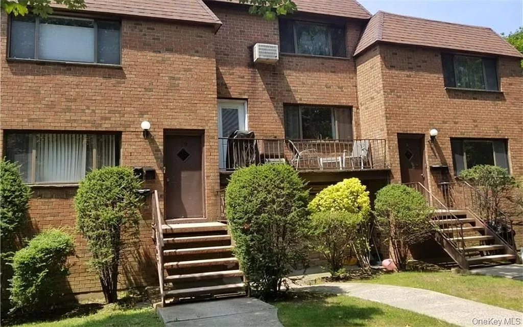 2 bed, 1.5 bath, 950 sqft, $2,600 — Photo 1