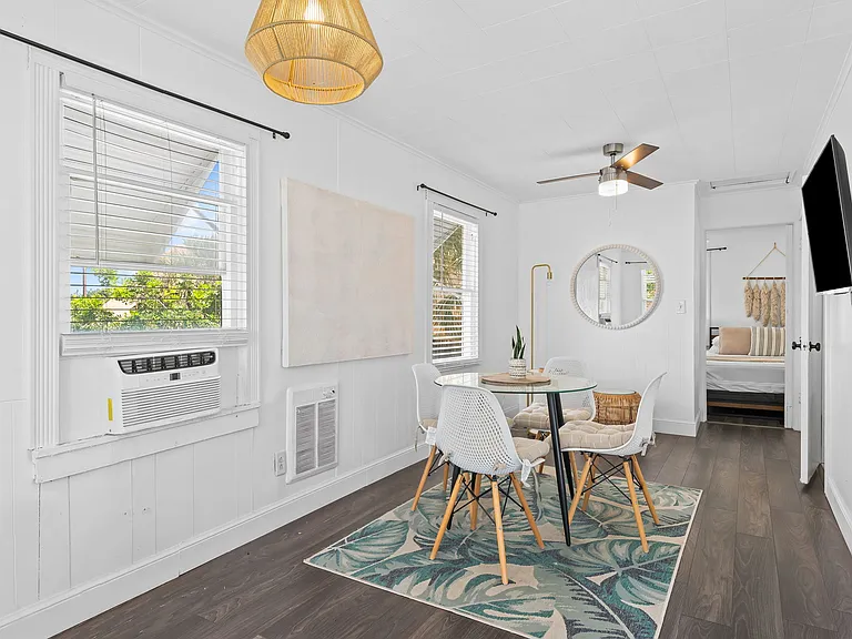 29 1/2 Ocean Breeze St — Photo 4