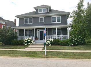 916 Shooting Star Rd, Grayslake, IL 60030