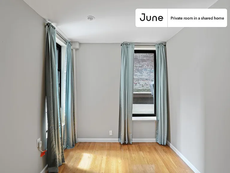226 E 7th St #B — Photo 5