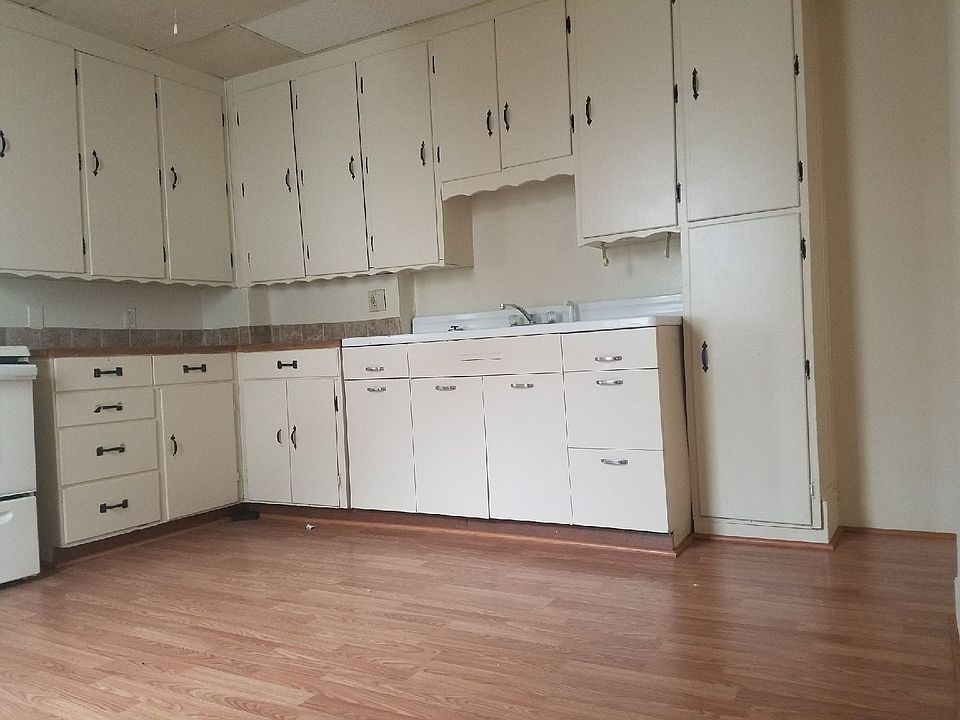 1st image of 705 Forest Dr