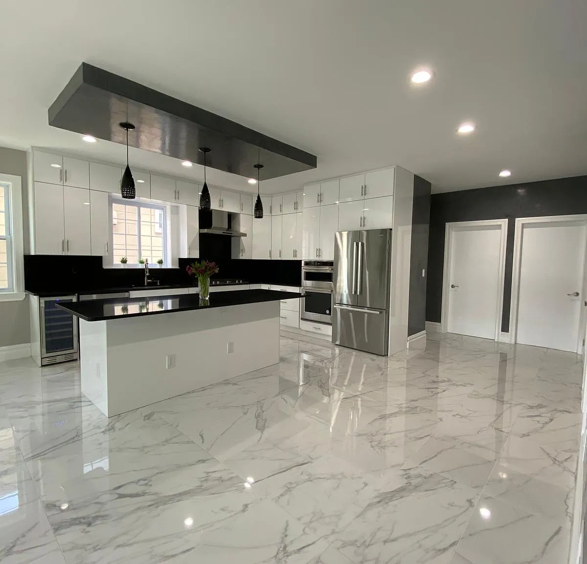 3 bed, $3,500 — Photo 1