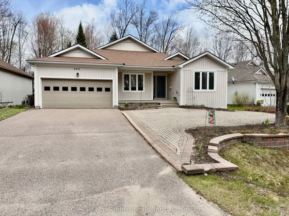 102 Pineridge Gate, Gravenhurst, ON P1P 1Z2
