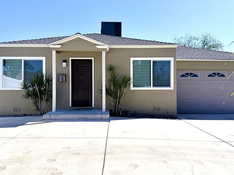 11836 Rialto St — Photo 2