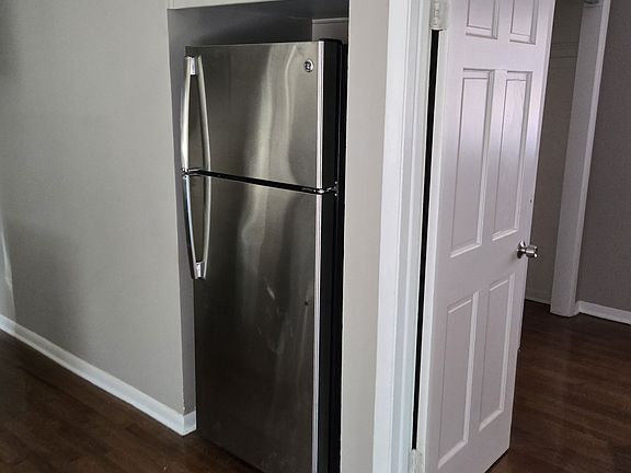 2nd image of 10054 S Eggleston Ave