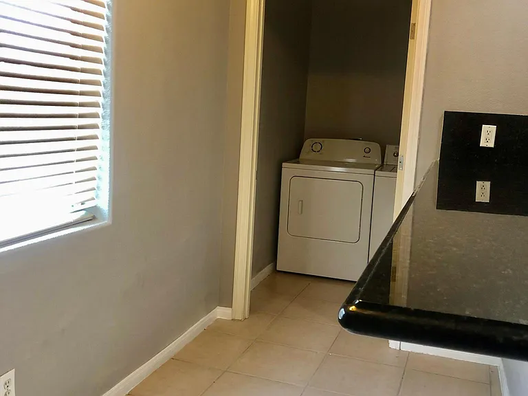 1011 Jubilee Ct — Photo 7