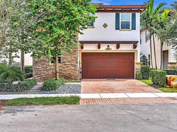 5312 Falcon Trl, Davie, FL 33314
