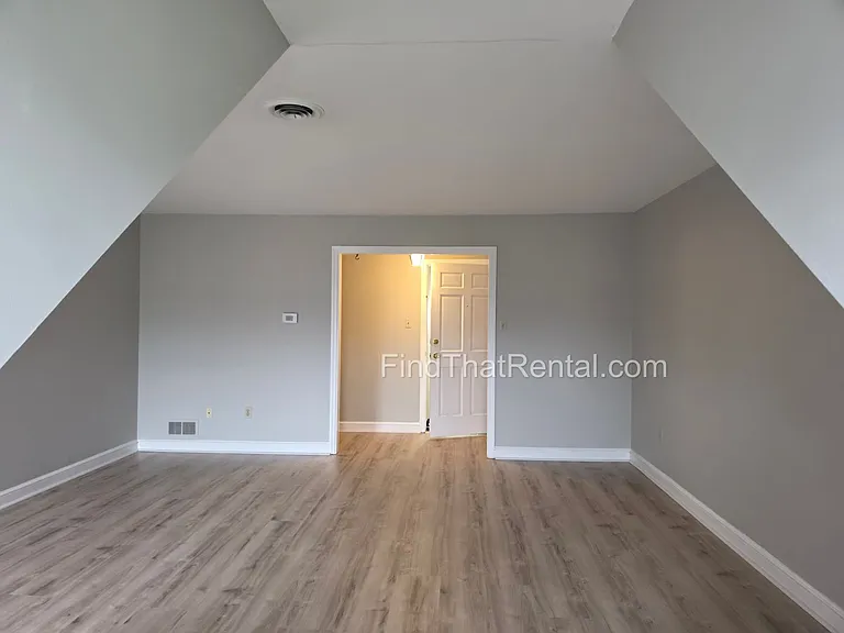 34 S Hanover St — Photo 17