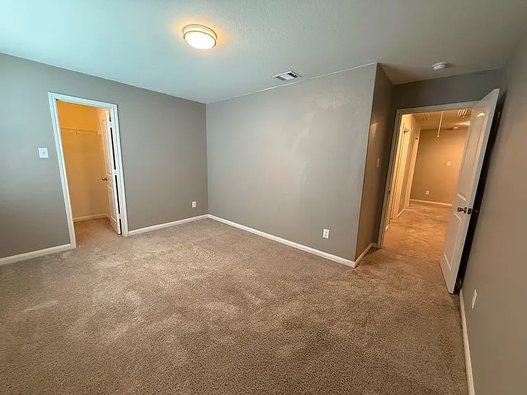 216 Continental Ave — Photo 30