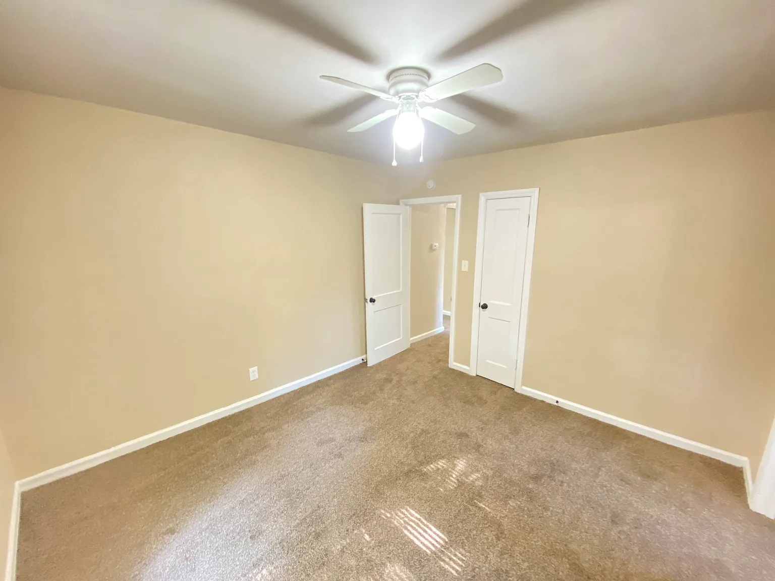 4 bed, 1299 sqft, $975 — Photo 4