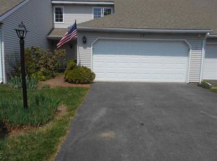 17 Carrie Ct, Niskayuna, NY 12309