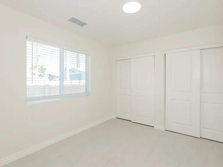 Spacious 3BR/2BA Home with Open Floor Plan, Garage & Washer/Dryer — Photo 23
