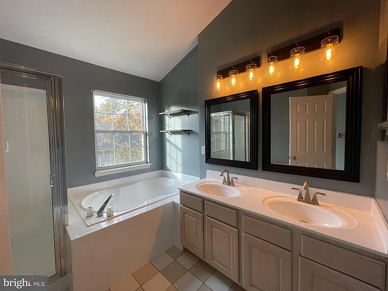 4106 Hazelwood Ct — Photo 14