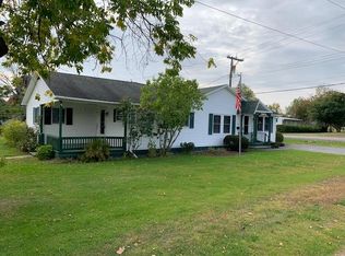 33 School St, Mooers, NY 12958