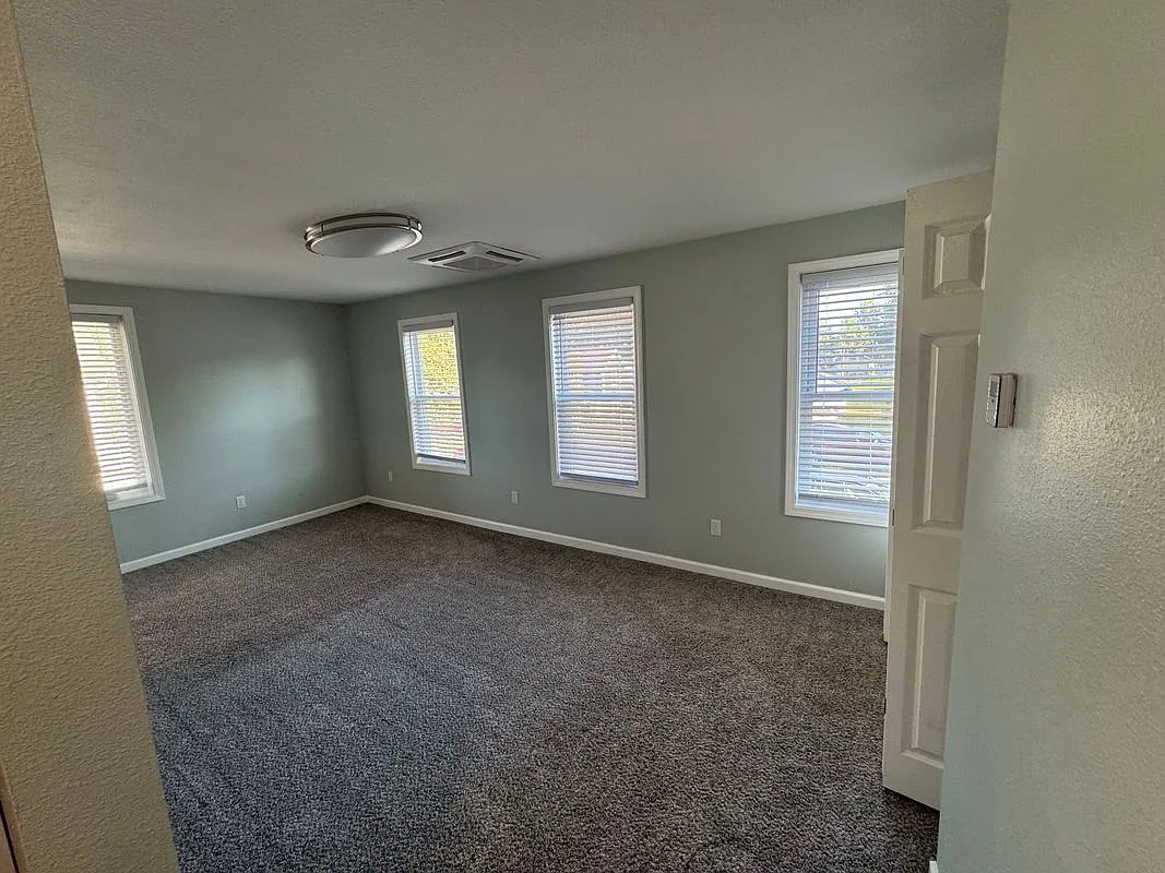 1 bed, 1.0 bath, 750 sqft, $850 — Photo 4