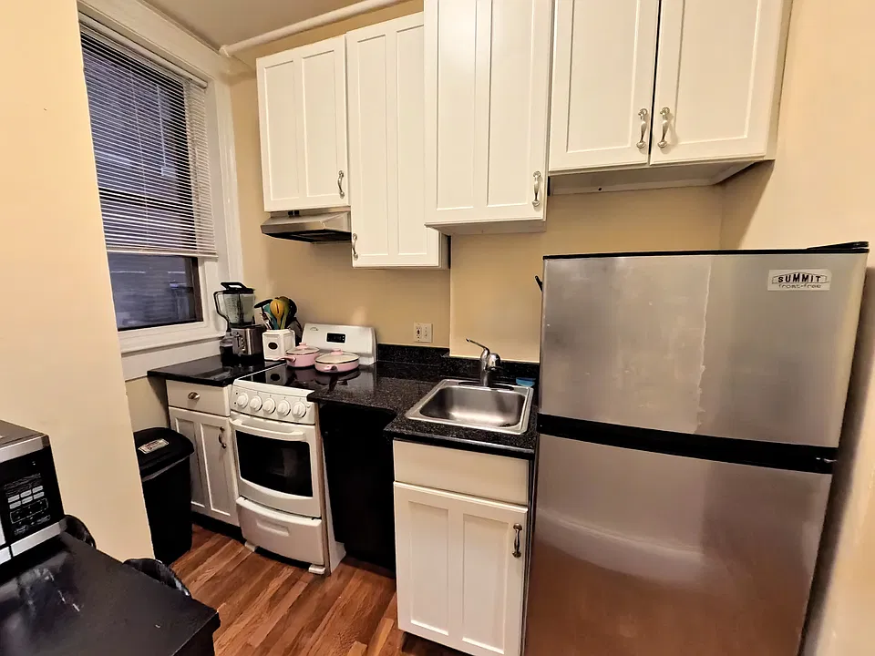 465 Park Dr #2