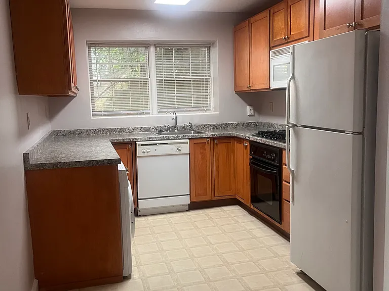 1787 Rugby Ave #2 — Photo 8
