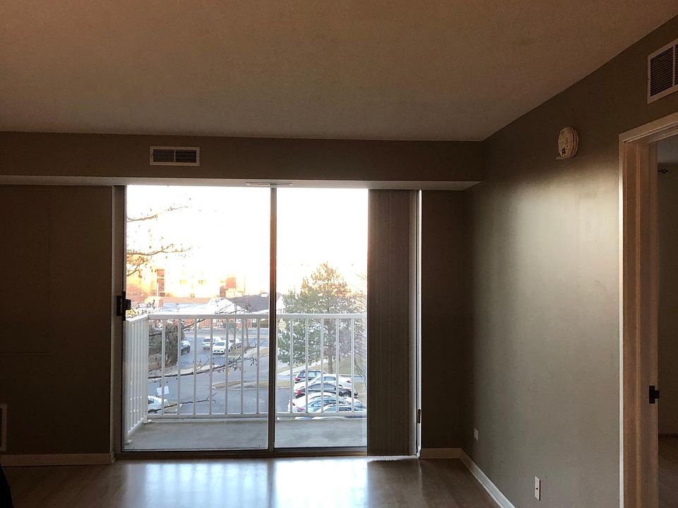 Living room & balcony view