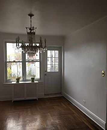 5th image of 2512 Yates Ave