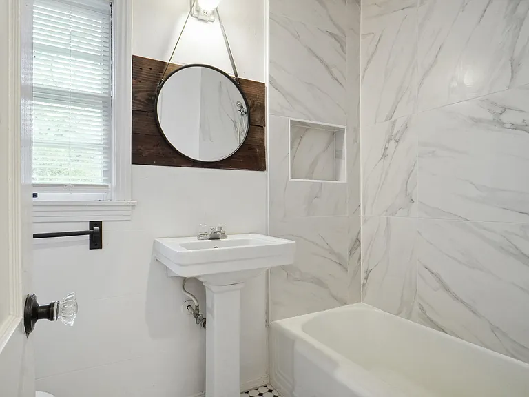 1826 N Bell Ave #1826 — Photo 6