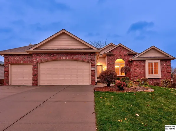 17321 Emmet St, Omaha, NE 68116