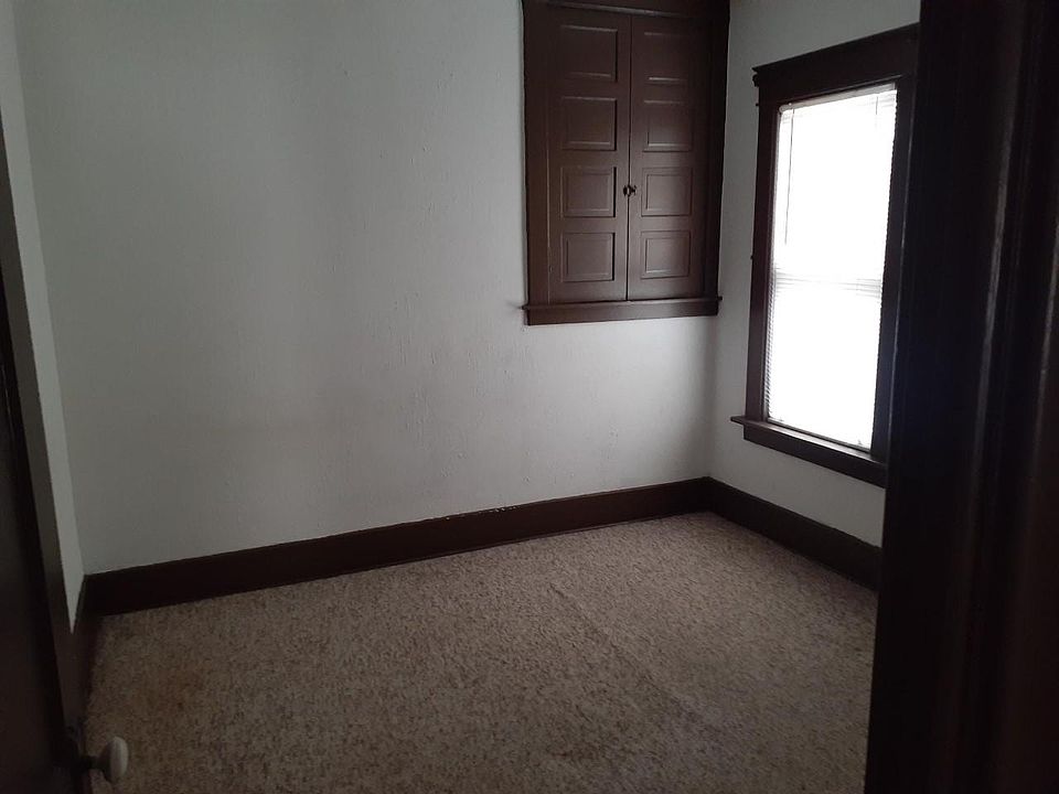 1st image of 814 Washington Pl #2