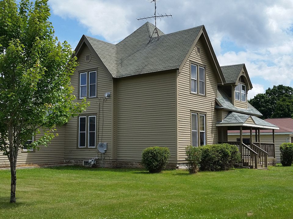 617 Fillmore St, Black River Falls, WI 54615 Zillow