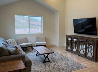 1074 W Rock View Dr #1, Hurricane, UT 84737
