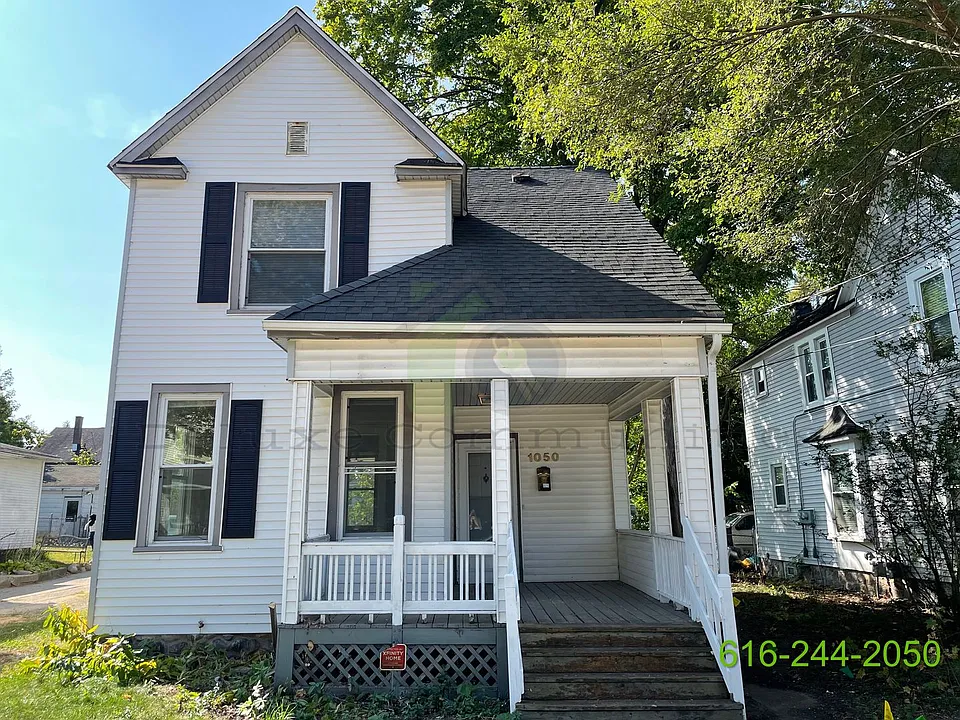 1050 Thomas St SE