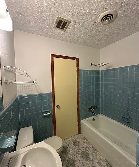 909 Southview Cir #B — Photo 7