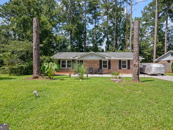 25 Highland Park Dr, Newnan, GA 30263