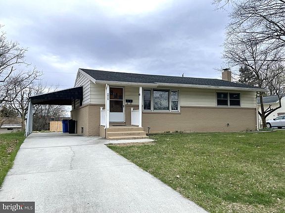 2nd image of 3415 Hawthorne Dr