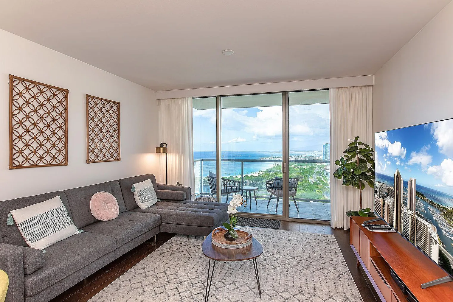 2 bed, 2.0 bath, 1108 sqft, $6,120 — Photo 1