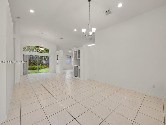 4th image of 18322 SW 94th Ct