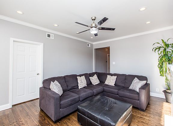 5th image of 4846 W Belle Plaine Ave #3F