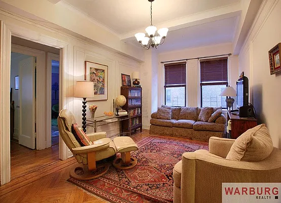 Sold by Warburg | media 8