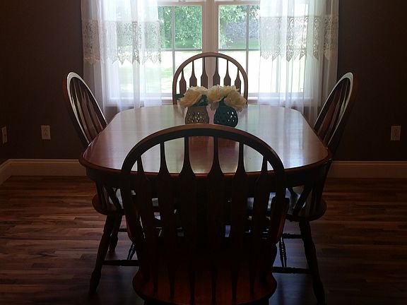 Dining Room - 11'x11'6"