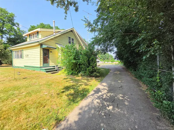 7046 N Dort Hwy, Mount Morris, MI 48458