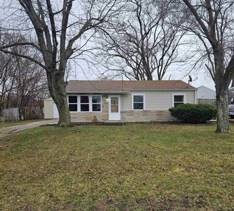 8805 Emerald Ln, Machesney Park, IL, 61115