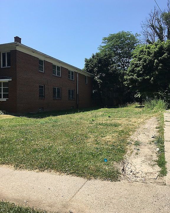 2nd image of 244 Comstock Ave