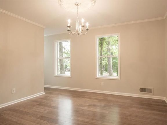 2nd image of 215 Tallwood Ter