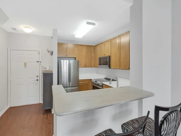 24 Avenue At Port Imperial image 9 of 28