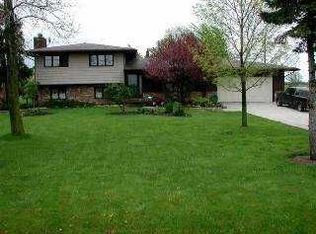4822 Curtice Rd, Northwood, OH 43619