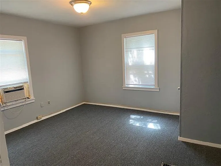 427 Broad St — Photo 6