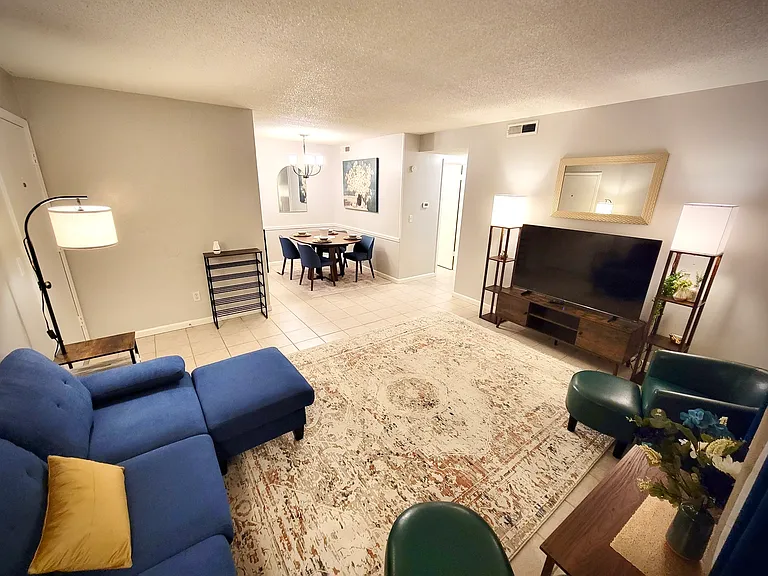 507 W Westview St #4 — Photo 27