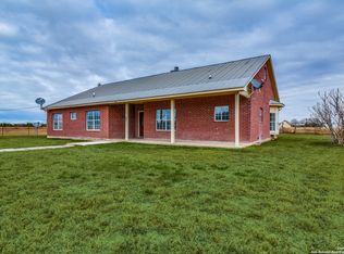 1960 County Road 5715, Natalia, TX 78059