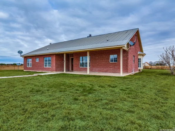 1960 COUNTY ROAD 5715, Natalia, TX 78059
