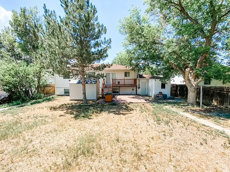 5033 Pineridge Ave — Photo 18