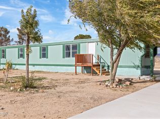 6173 Holiday Ave, Rosamond, CA 93560